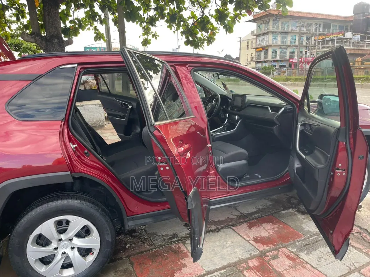 Toyota RAV4 LE AWD 2019 Red
