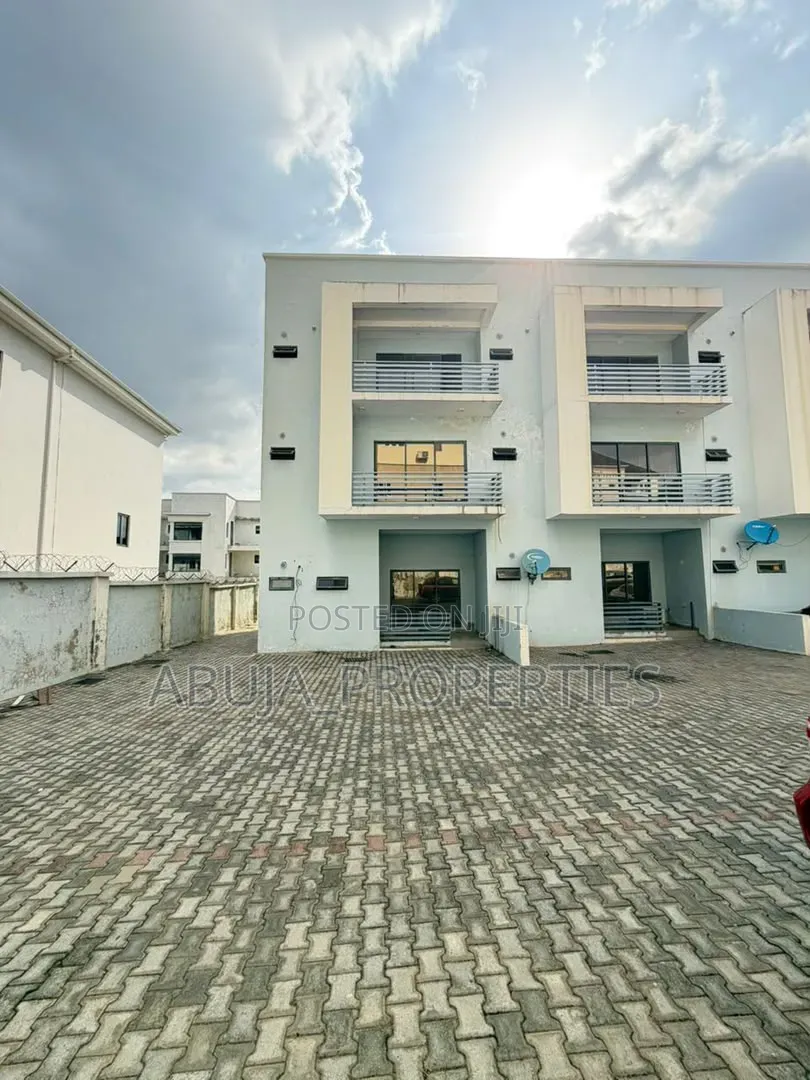 4bdrm Duplex in Guzape District for rent