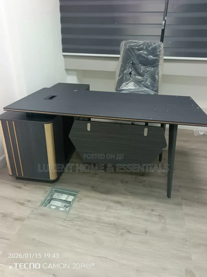 Premium L-Shaped Director’S Desk / Office Table With Storage