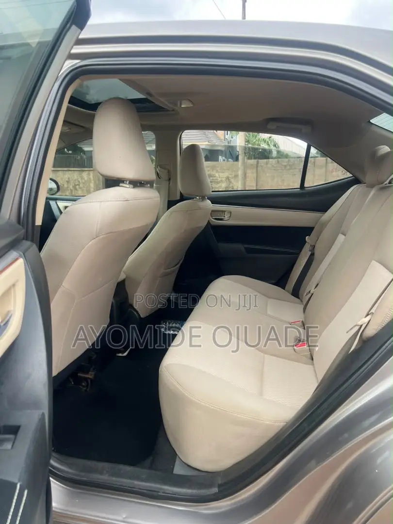 Toyota Corolla 2014 Gold