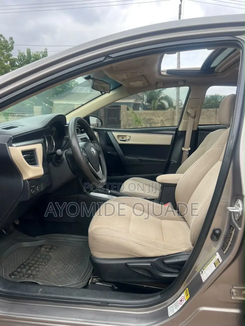 Toyota Corolla 2014 Gold