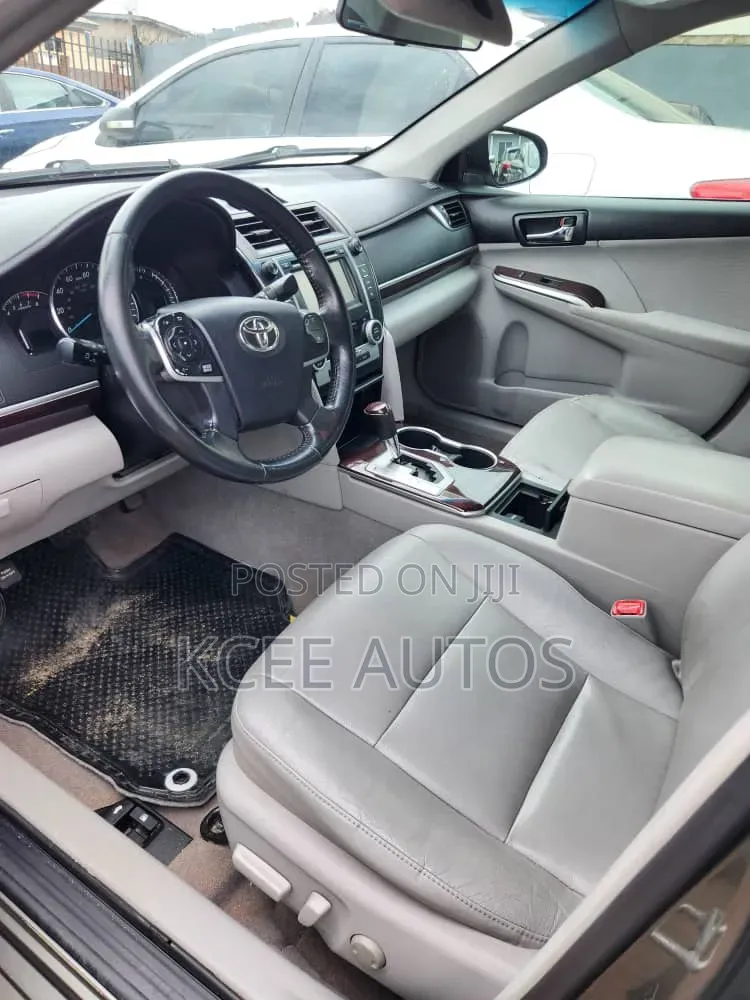 Toyota Camry XLE 4dr Sedan (2.5L 4cyl 6A) 2013 Green