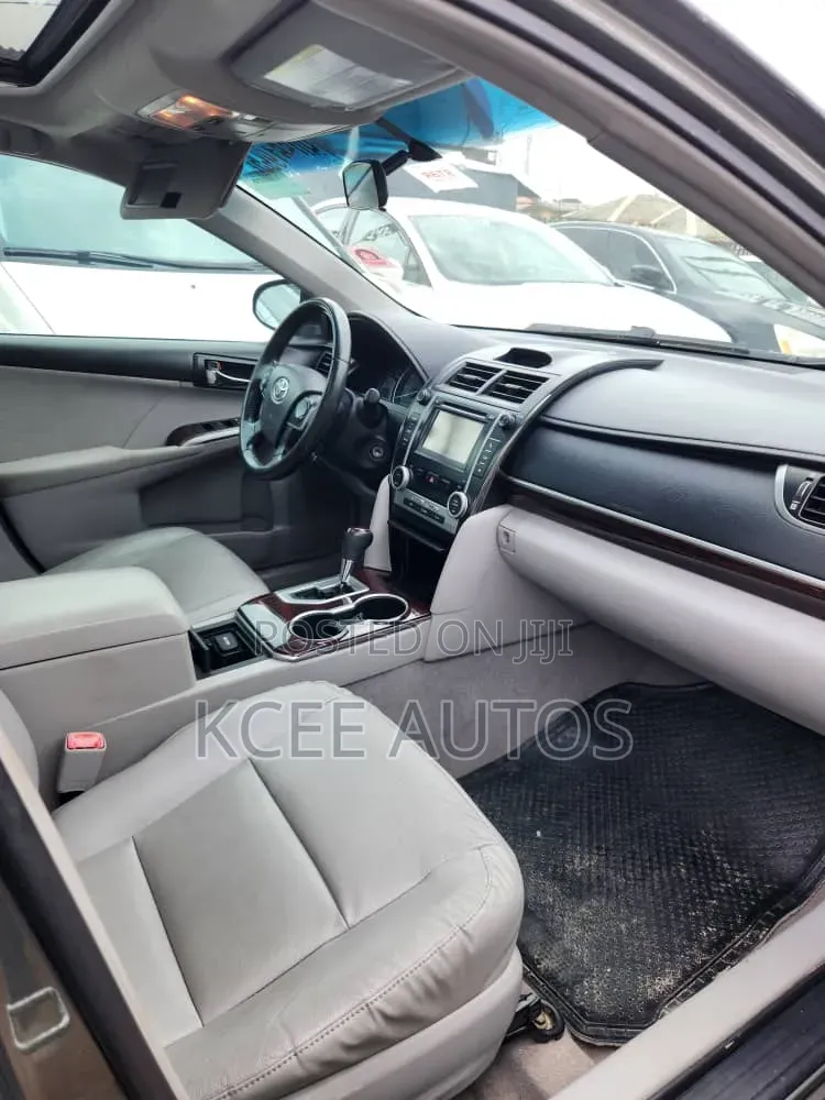 Toyota Camry XLE 4dr Sedan (2.5L 4cyl 6A) 2013 Green
