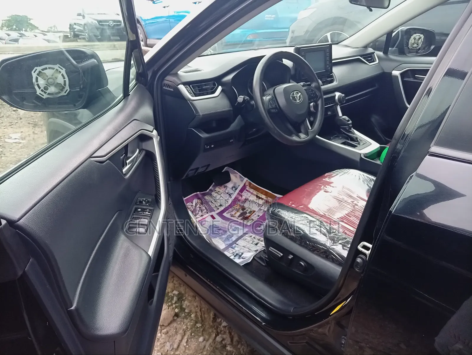 Toyota RAV4 XLE 2021 Black