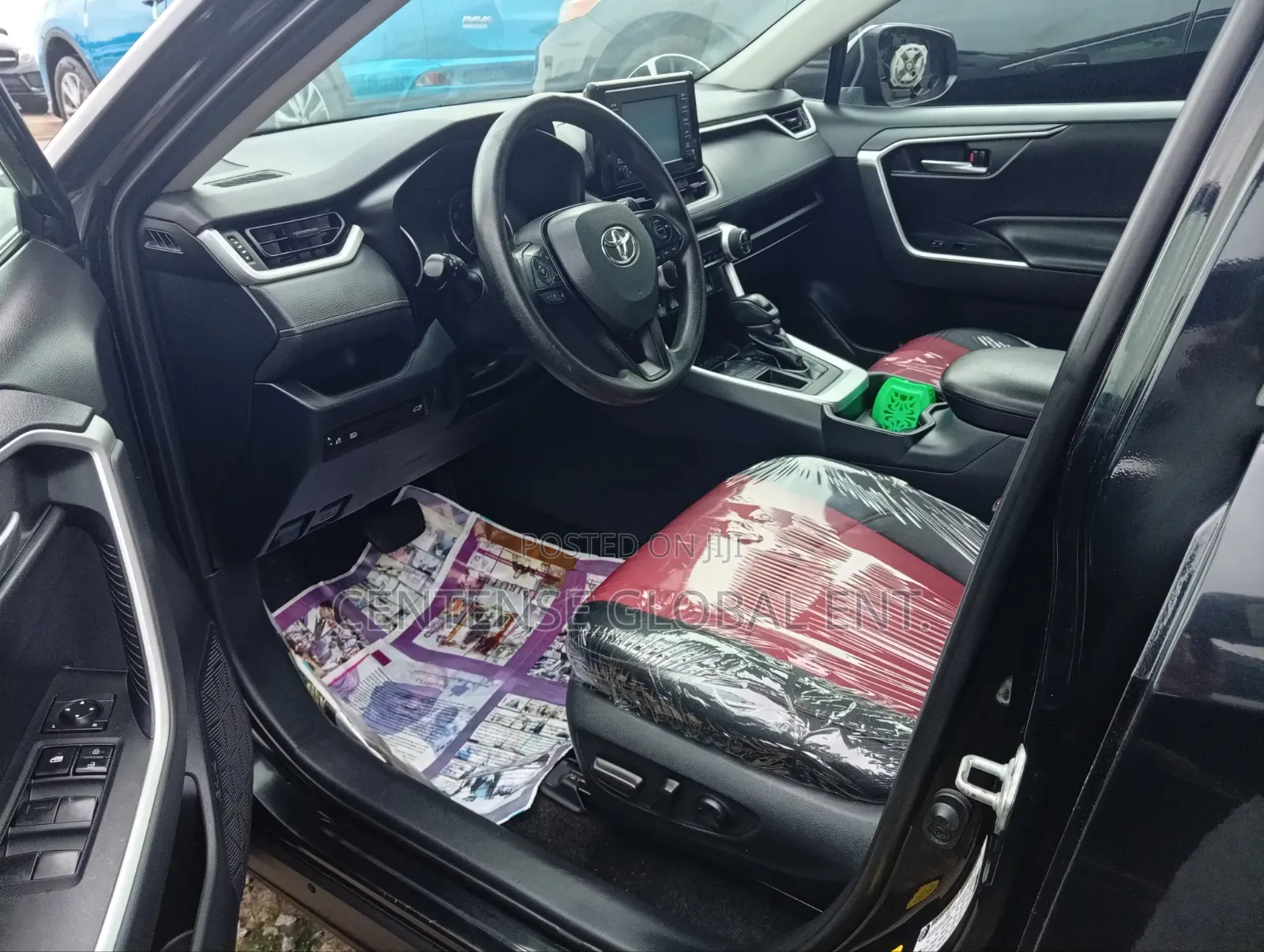 Toyota RAV4 XLE 2021 Black