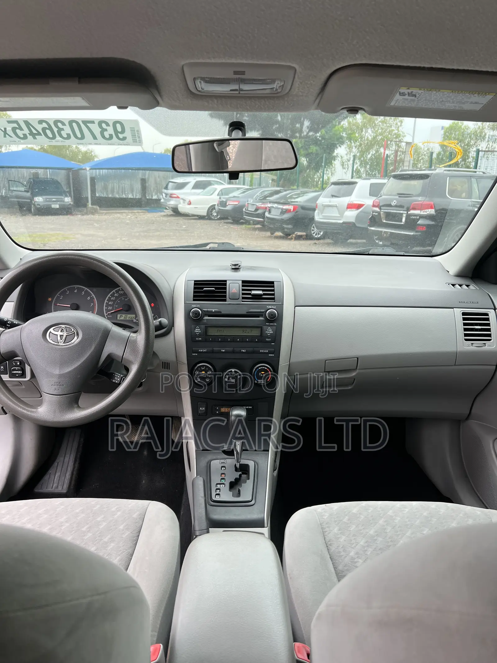 Toyota Corolla Base 4dr Sedan (1.8L 4cyl 5M) 2011 Gray