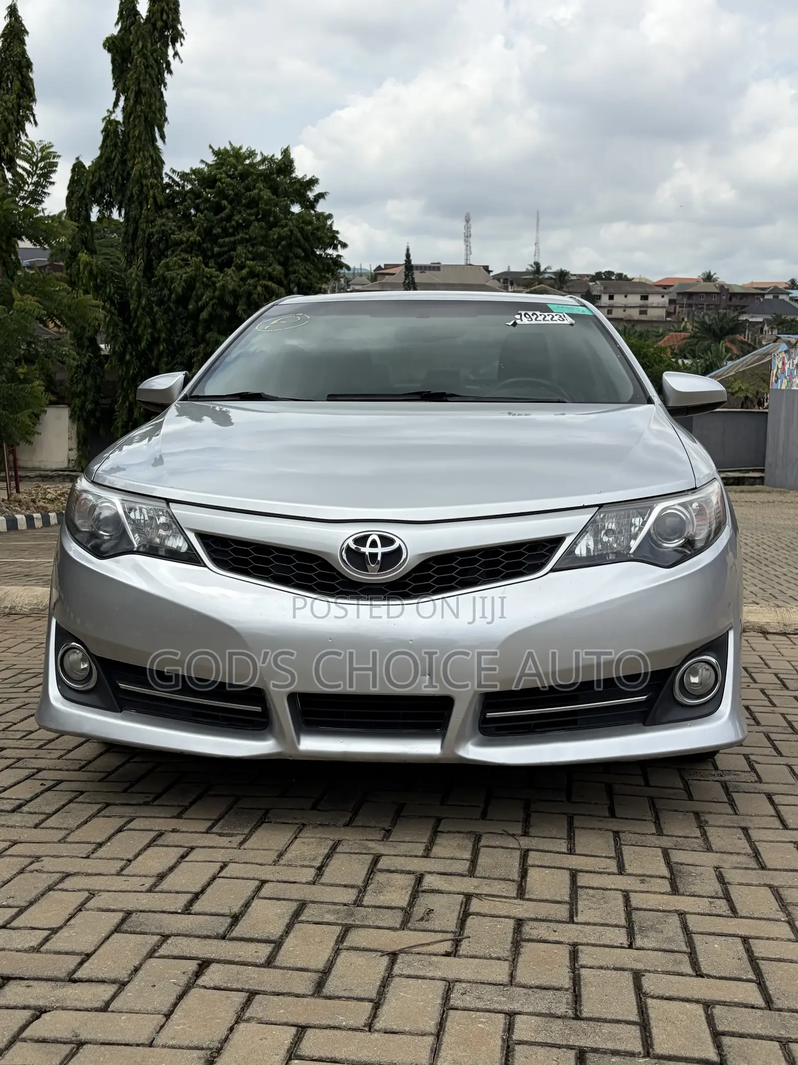 Toyota Camry SE V6 4dr Sedan (3.5L 6cyl 6A) 2013 Silver