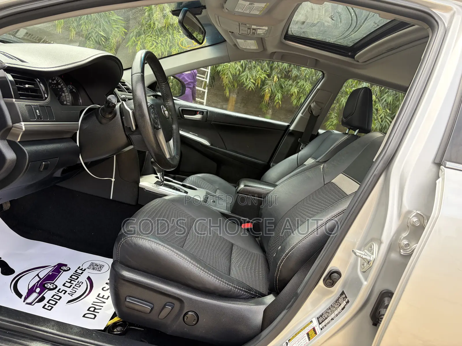 Toyota Camry SE V6 4dr Sedan (3.5L 6cyl 6A) 2013 Silver