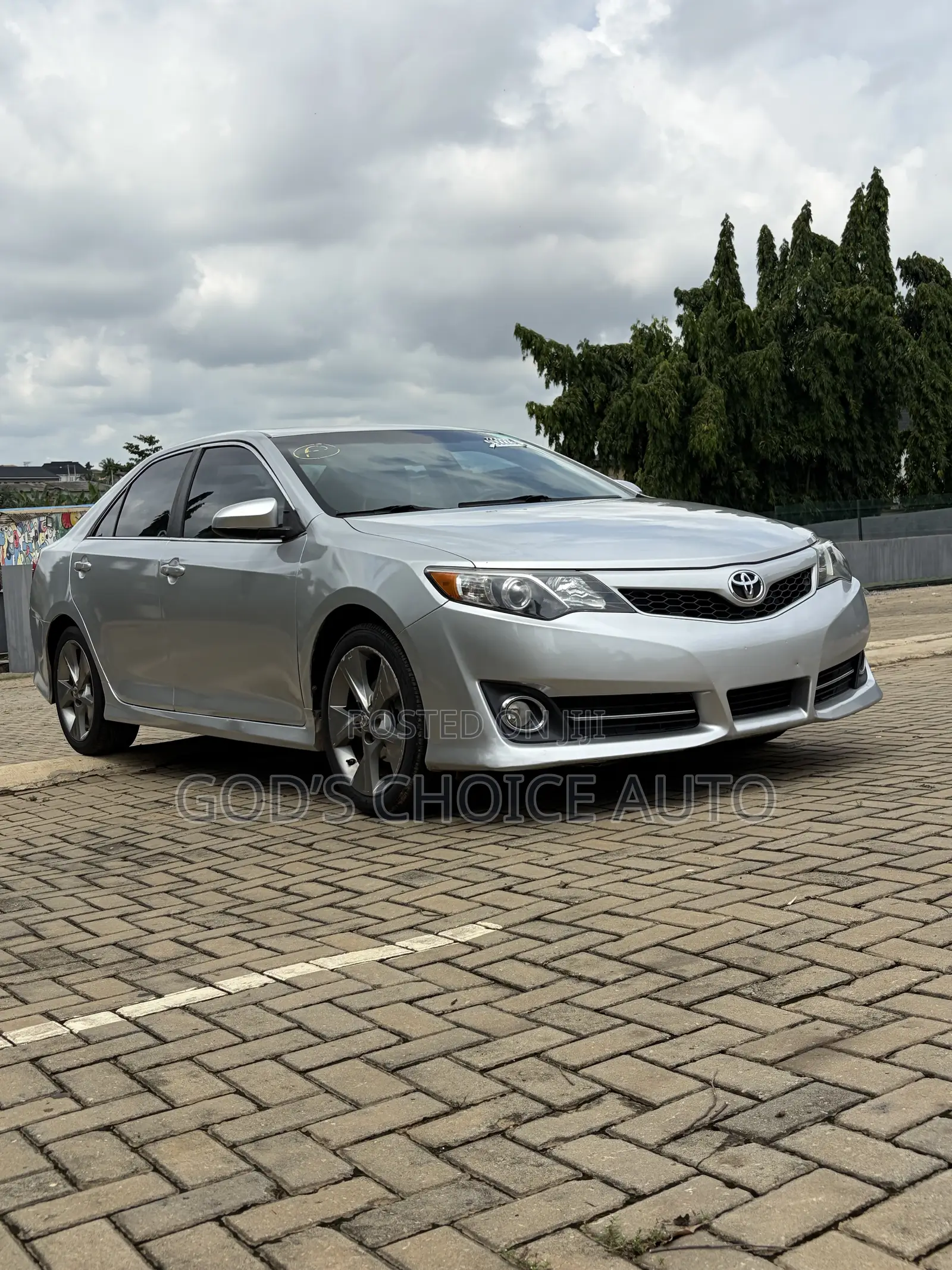 Toyota Camry SE V6 4dr Sedan (3.5L 6cyl 6A) 2013 Silver