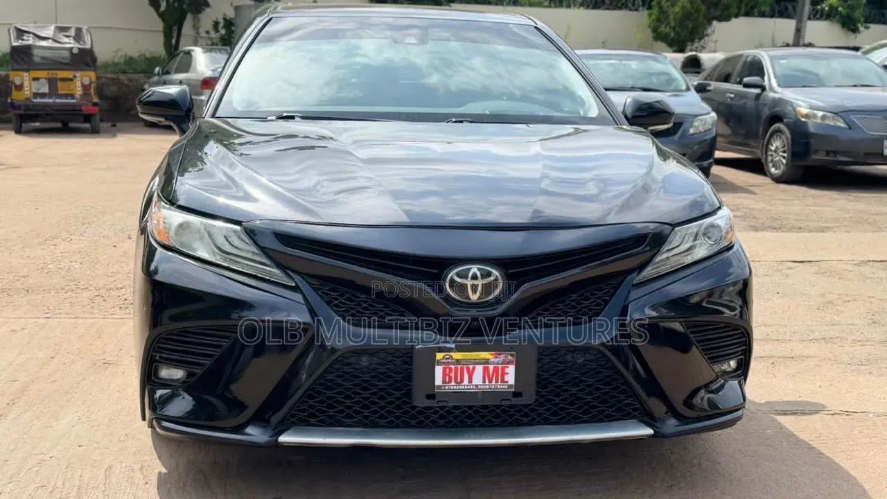 Toyota Camry 2019 Blue