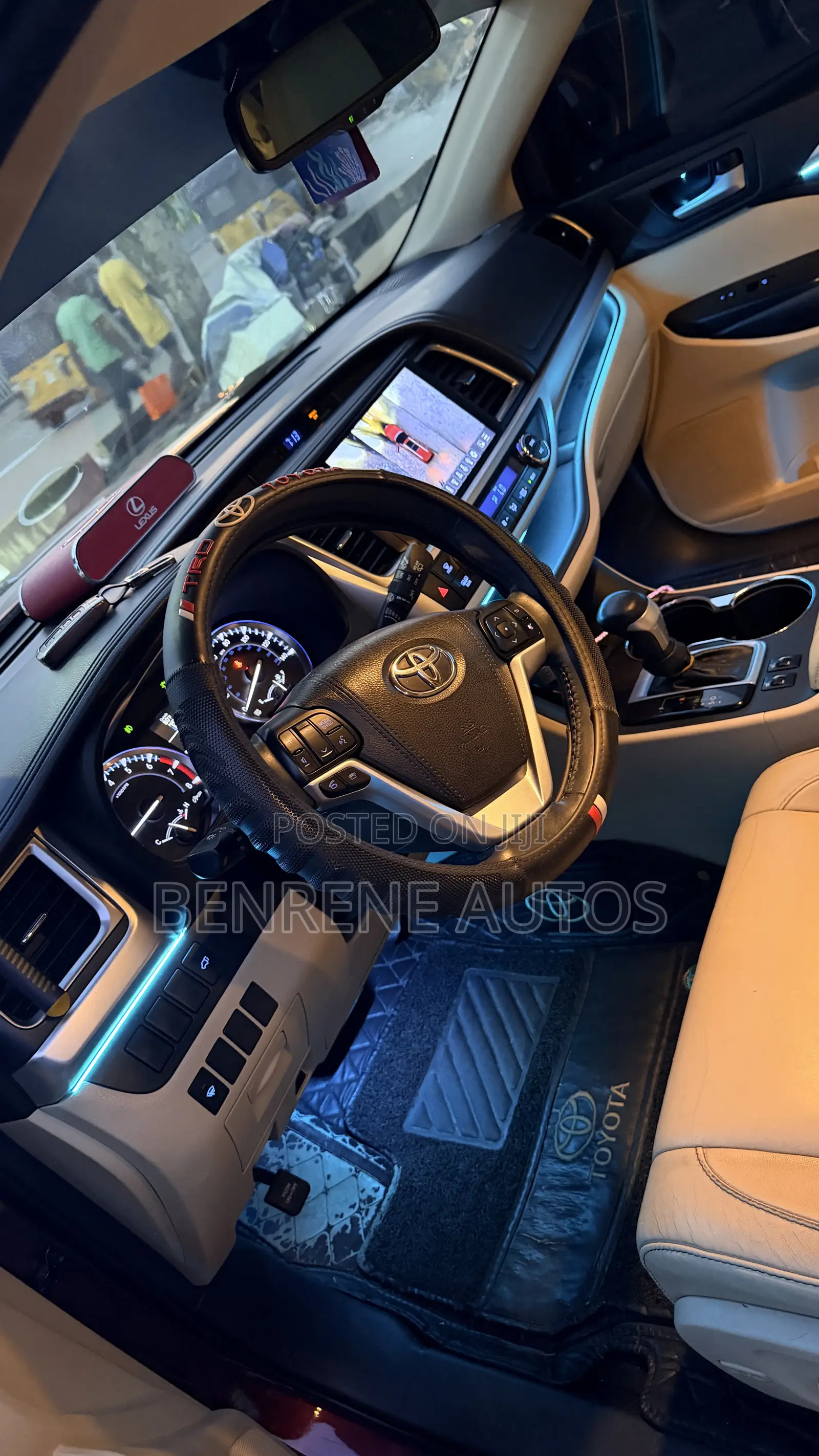 Toyota Highlander XLE V6 4x4 (3.5L 6cyl 6A) 2016