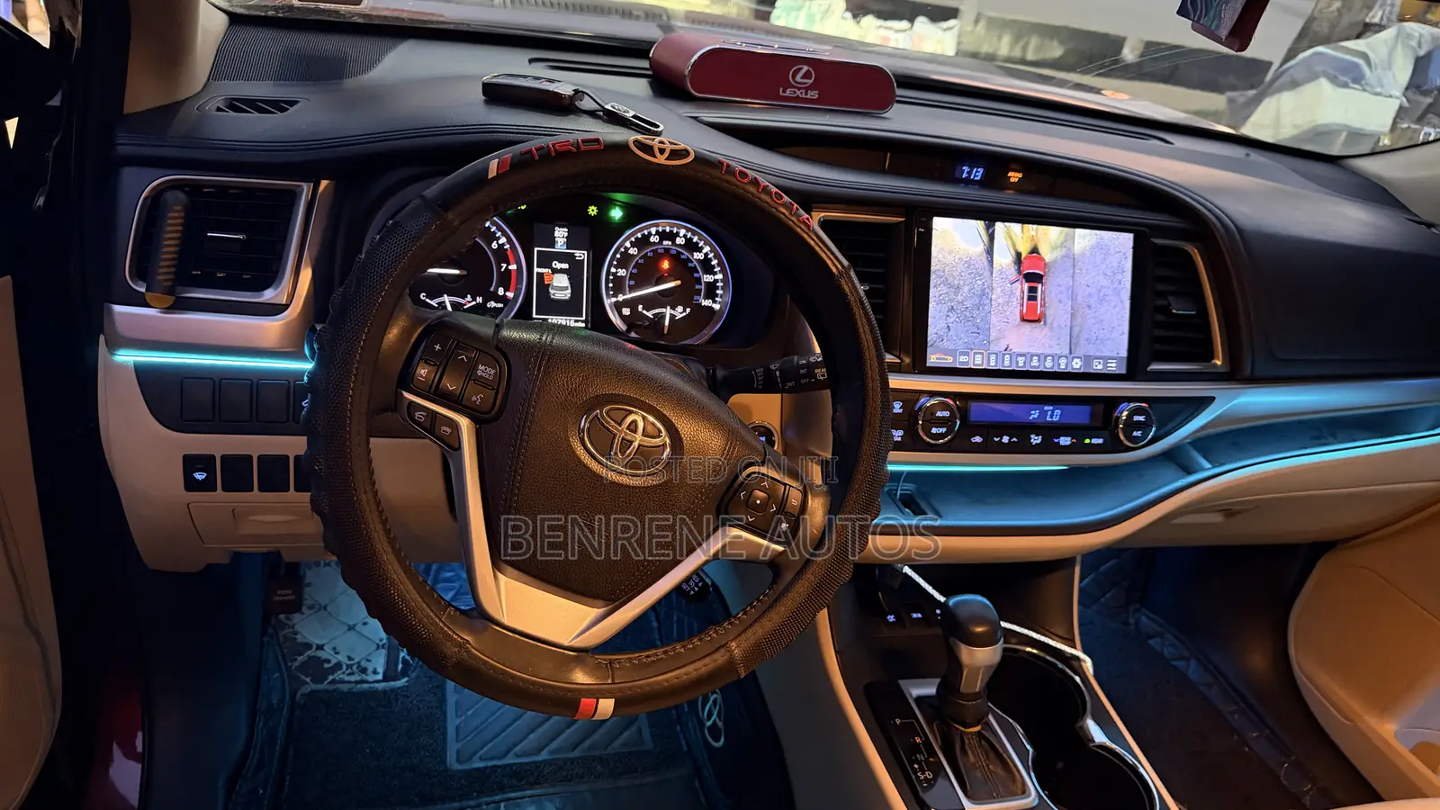 Toyota Highlander XLE V6 4x4 (3.5L 6cyl 6A) 2016