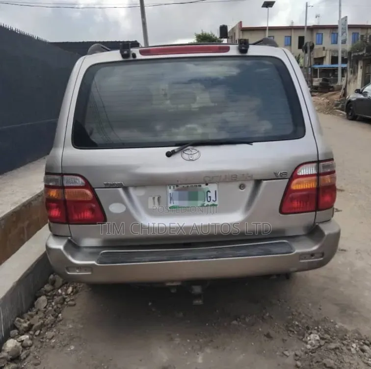 Toyota Land Cruiser 90 Automatic 2002 Gold
