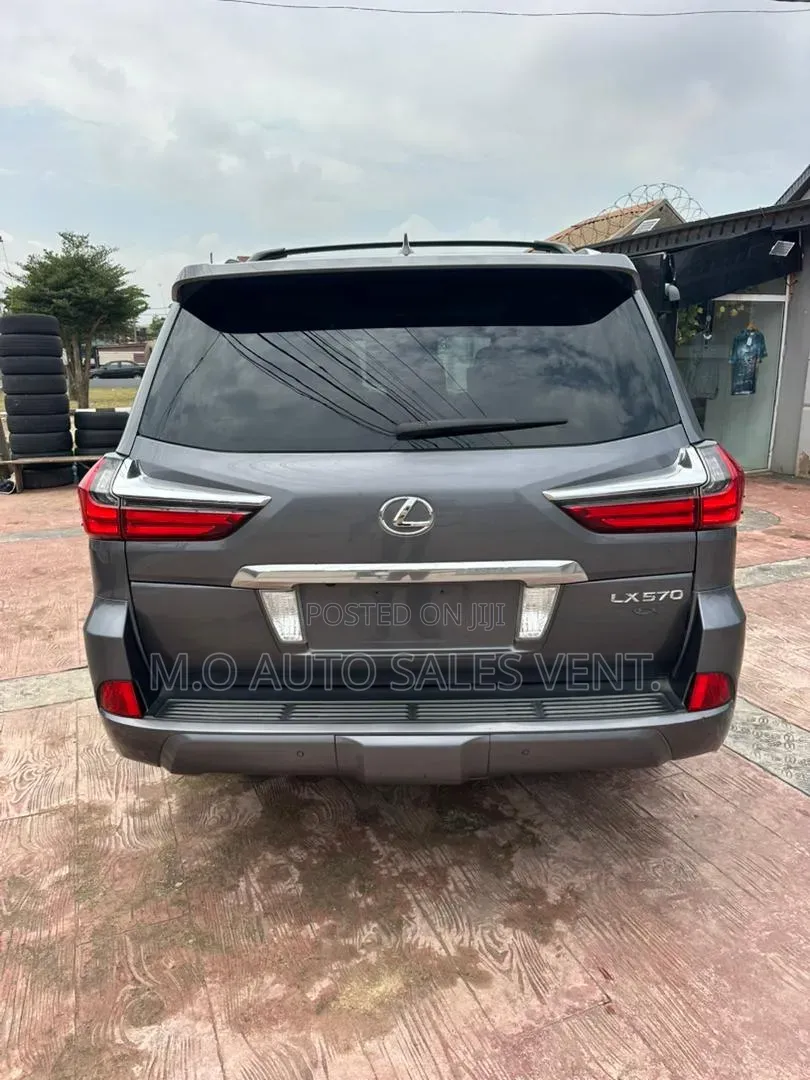 Lexus LX 2016 Gray