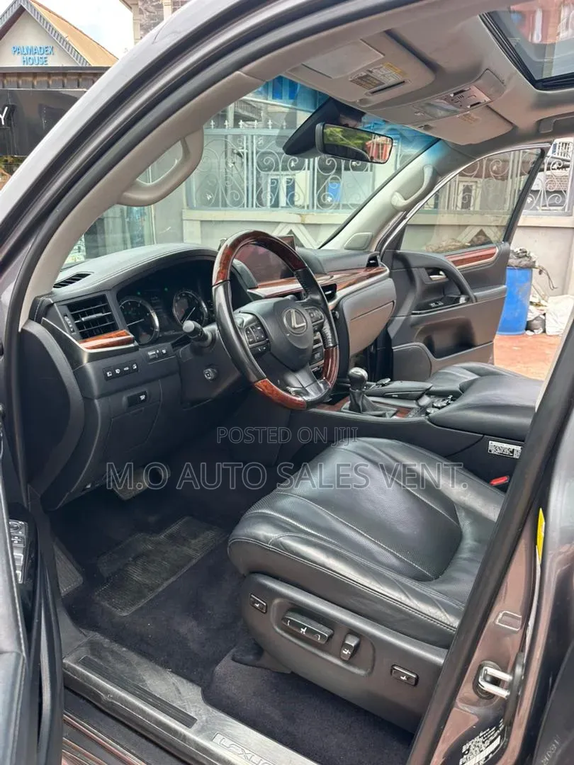 Lexus LX 2016 Gray