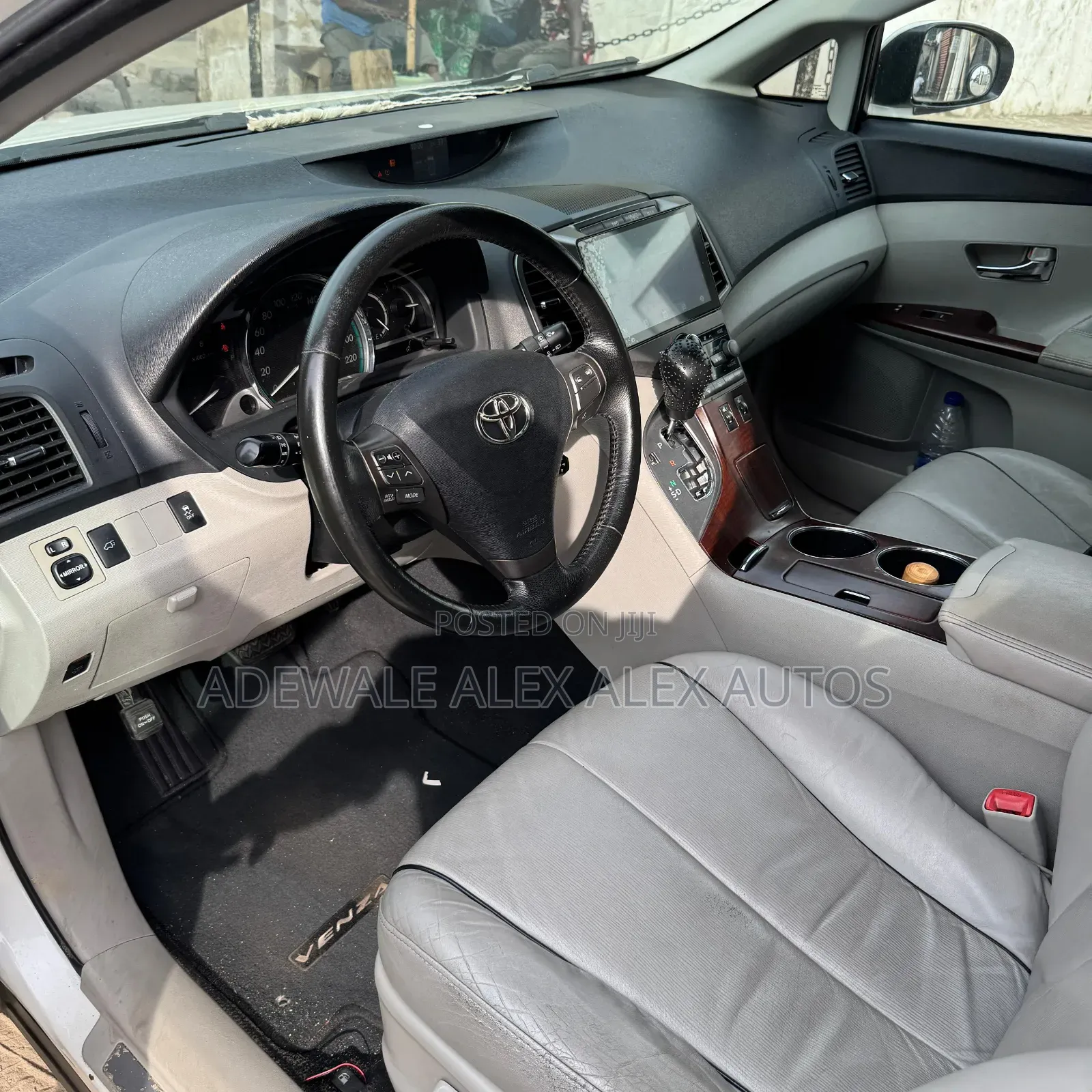 Toyota Venza 2010 White