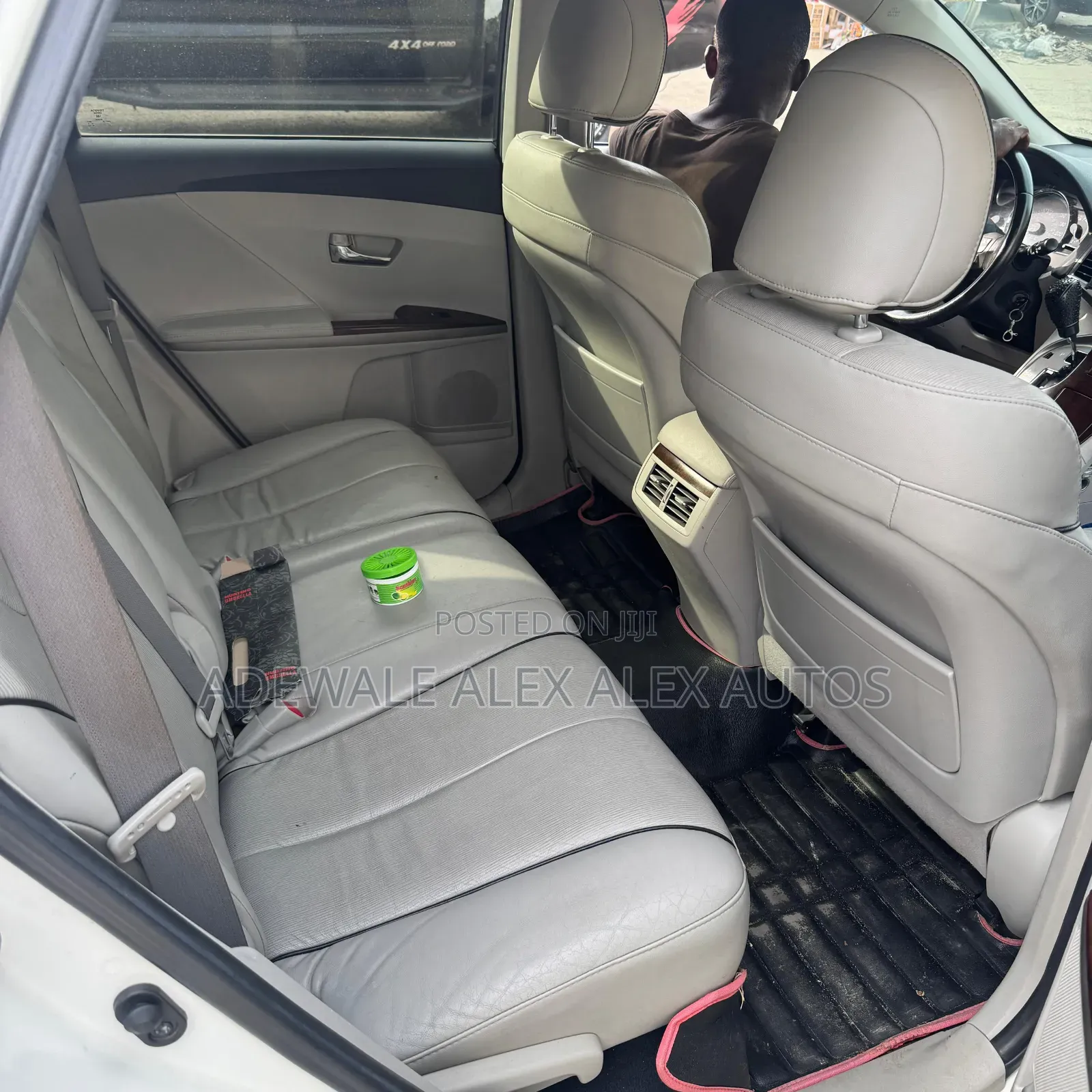 Toyota Venza 2010 White