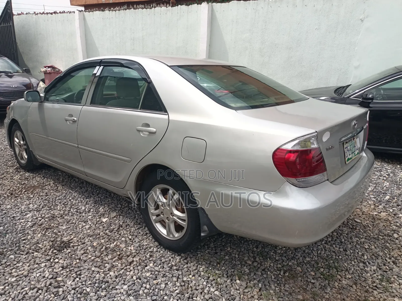 Toyota Camry LE 4dr Sedan (2.4L 4cyl 5M) 2004 Silver