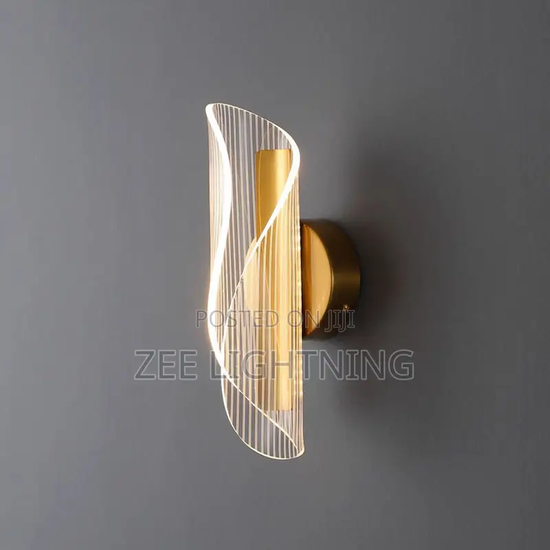 Spiral Design Wall Brackets (Black and Gold)