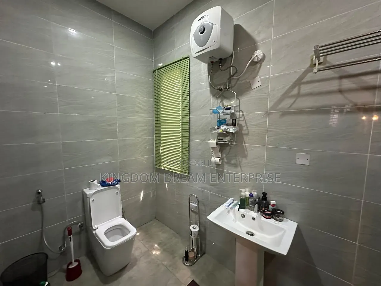 2bdrm Block of Flats in Lekki Phase 1 for rent