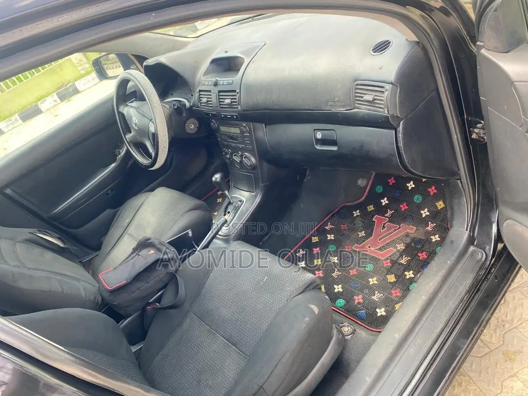 Toyota Avensis 2005 Blue