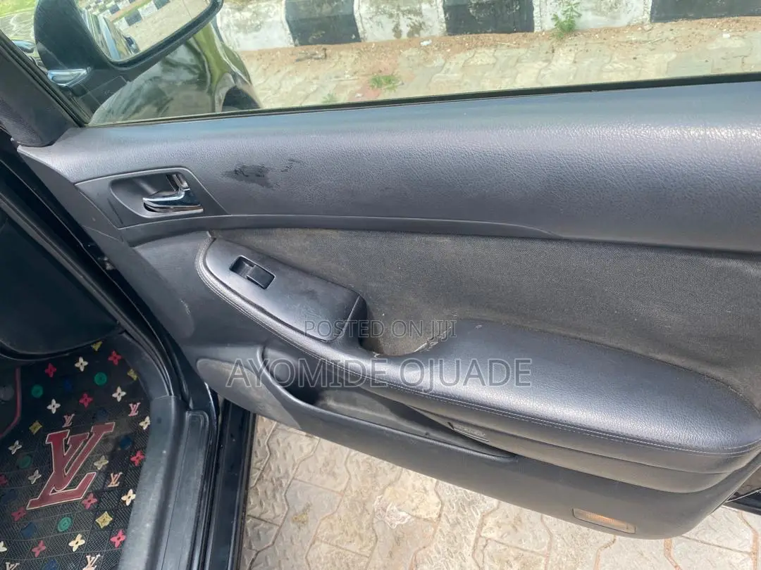 Toyota Avensis 2005 Blue