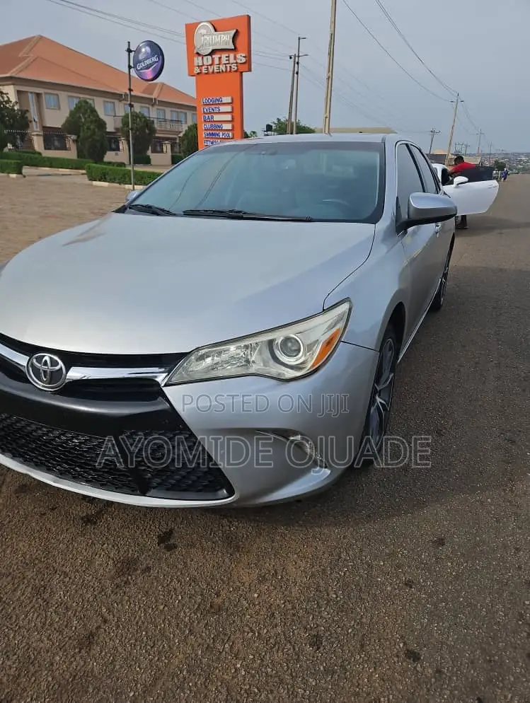 Toyota Camry 2015 Silver