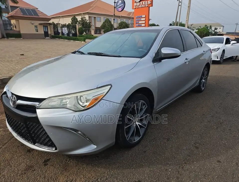 Toyota Camry 2015 Silver