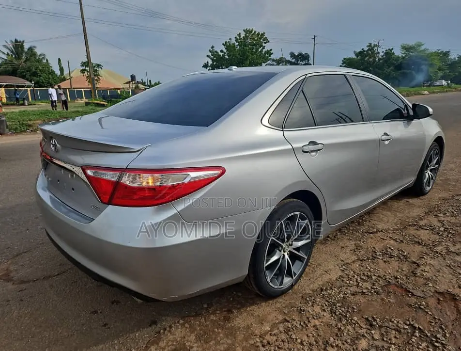 Toyota Camry 2015 Silver