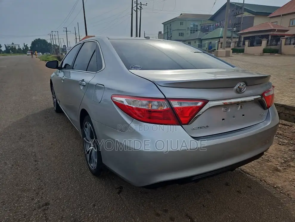 Toyota Camry 2015 Silver