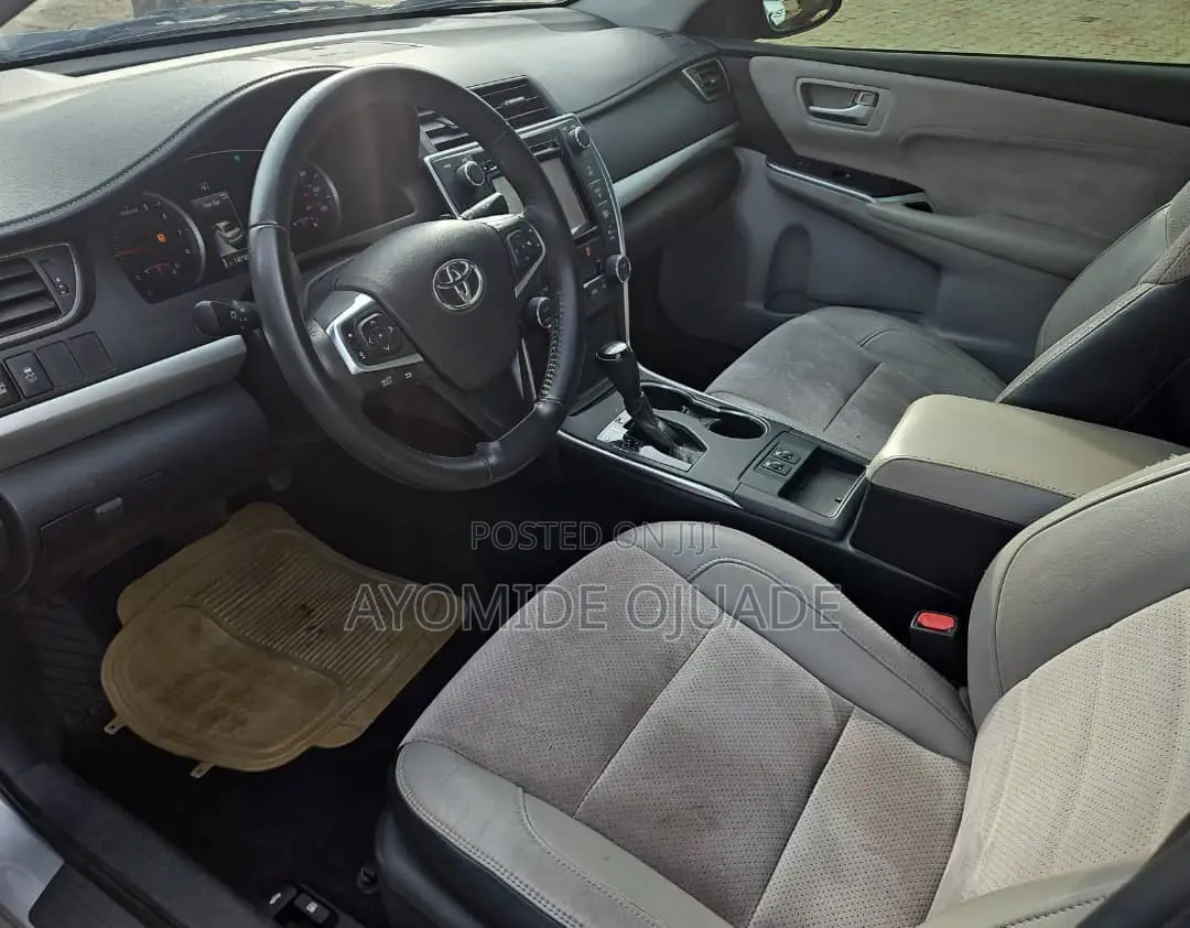 Toyota Camry 2015 Silver