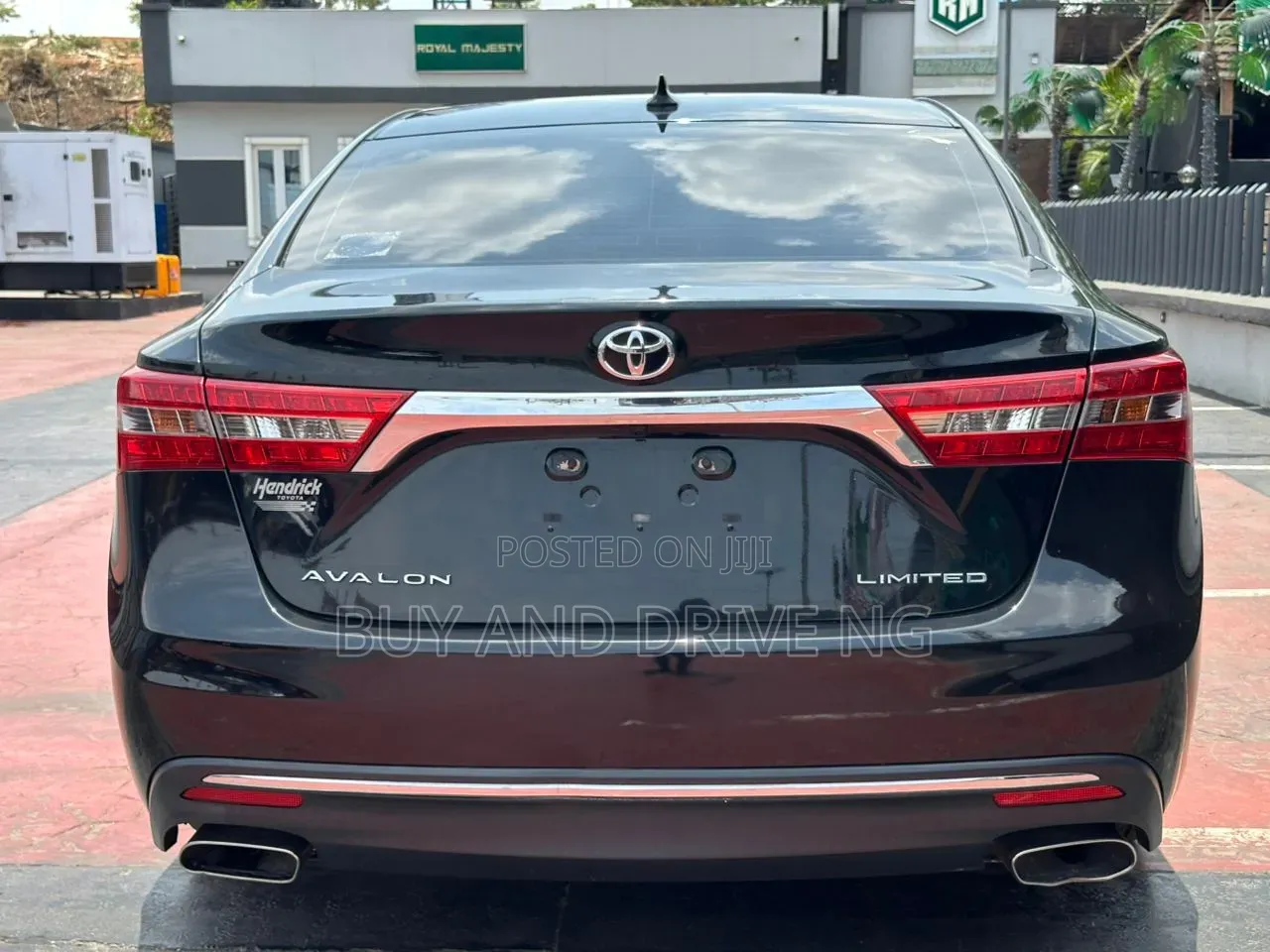 Toyota Avalon Limited Sedan FWD (3.5L 6cyl 6A) 2017 Black
