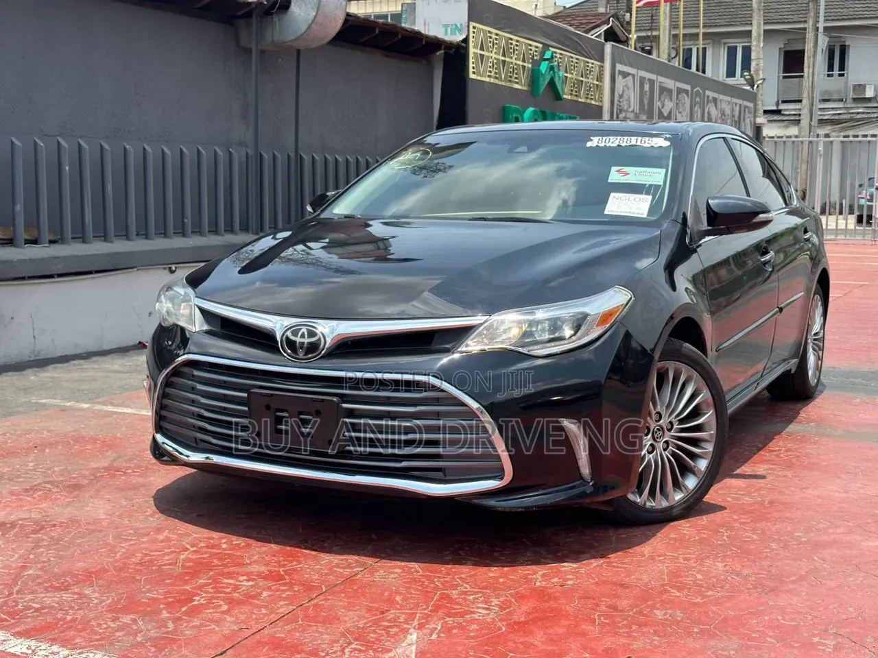 Toyota Avalon Limited Sedan FWD (3.5L 6cyl 6A) 2017 Black