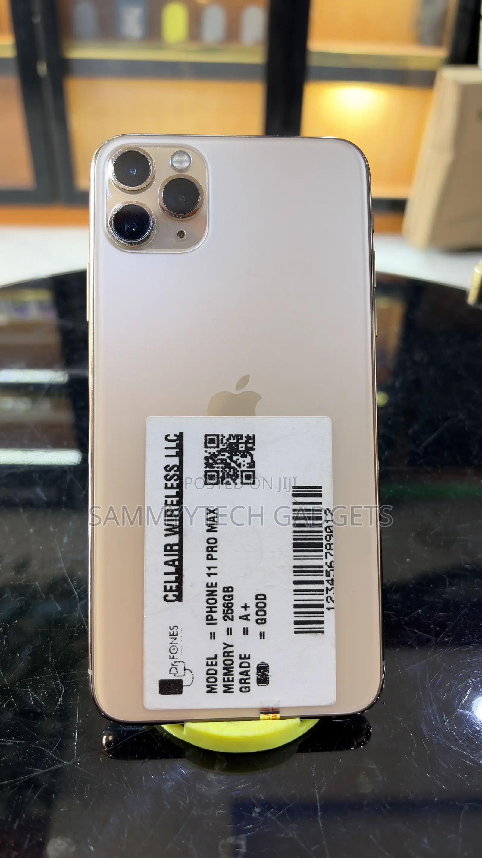 New Apple iPhone 11 Pro Max 256 GB Gold