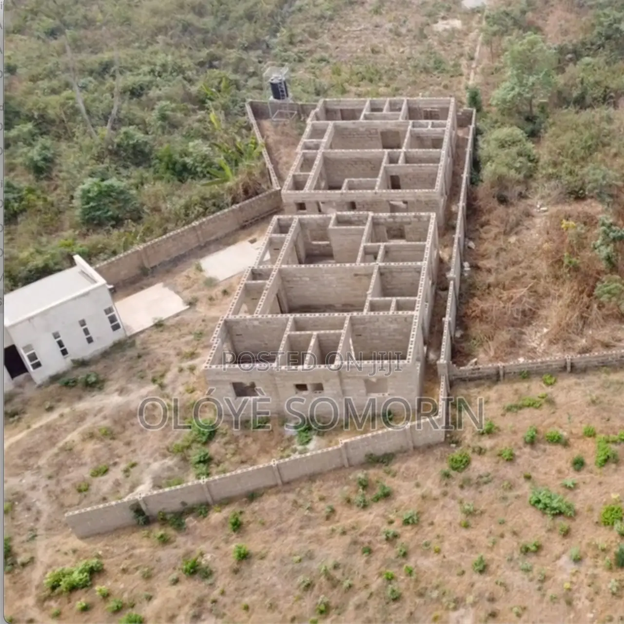 6bdrm Apartment in Trinity One, Omi Adio for sale
