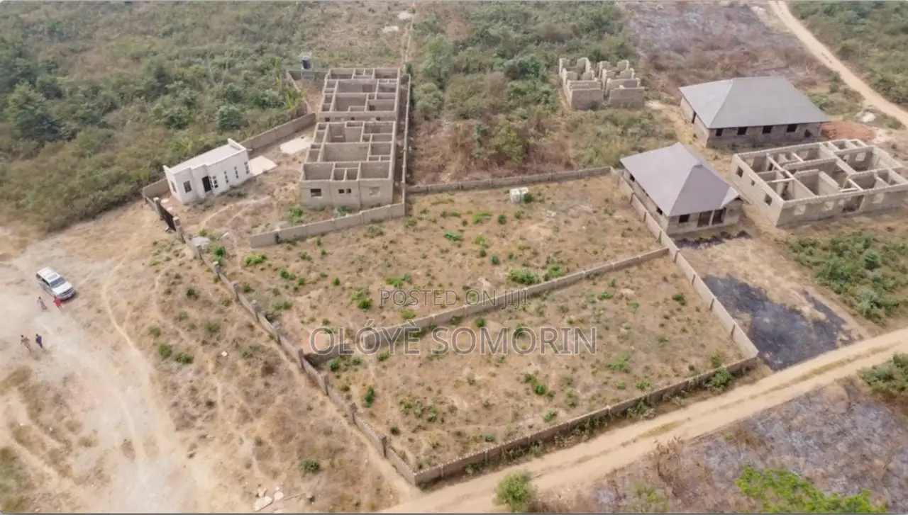6bdrm Apartment in Trinity One, Omi Adio for sale