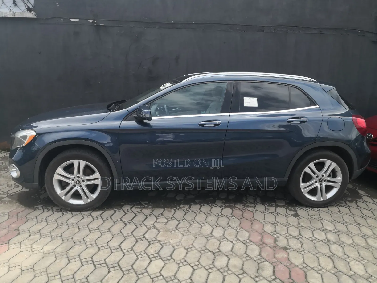 Mercedes-Benz GLA 250 2019 Blue