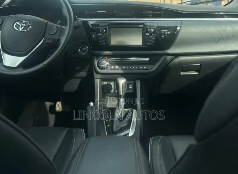 Toyota Corolla S 4dr Sedan (1.8L 4cyl CVT) 2014 Red