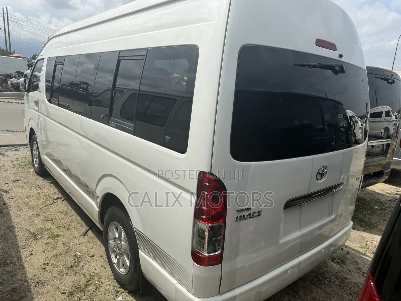 Toyota HiAce 2015 White