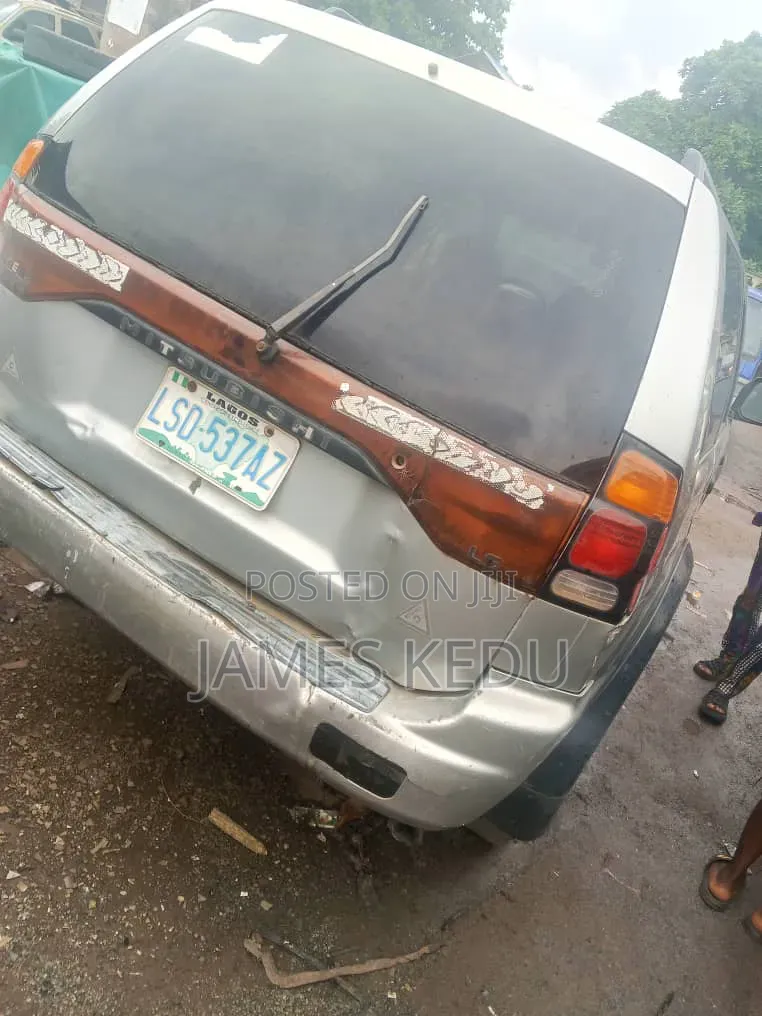 Mitsubishi Montero 2005 Gold