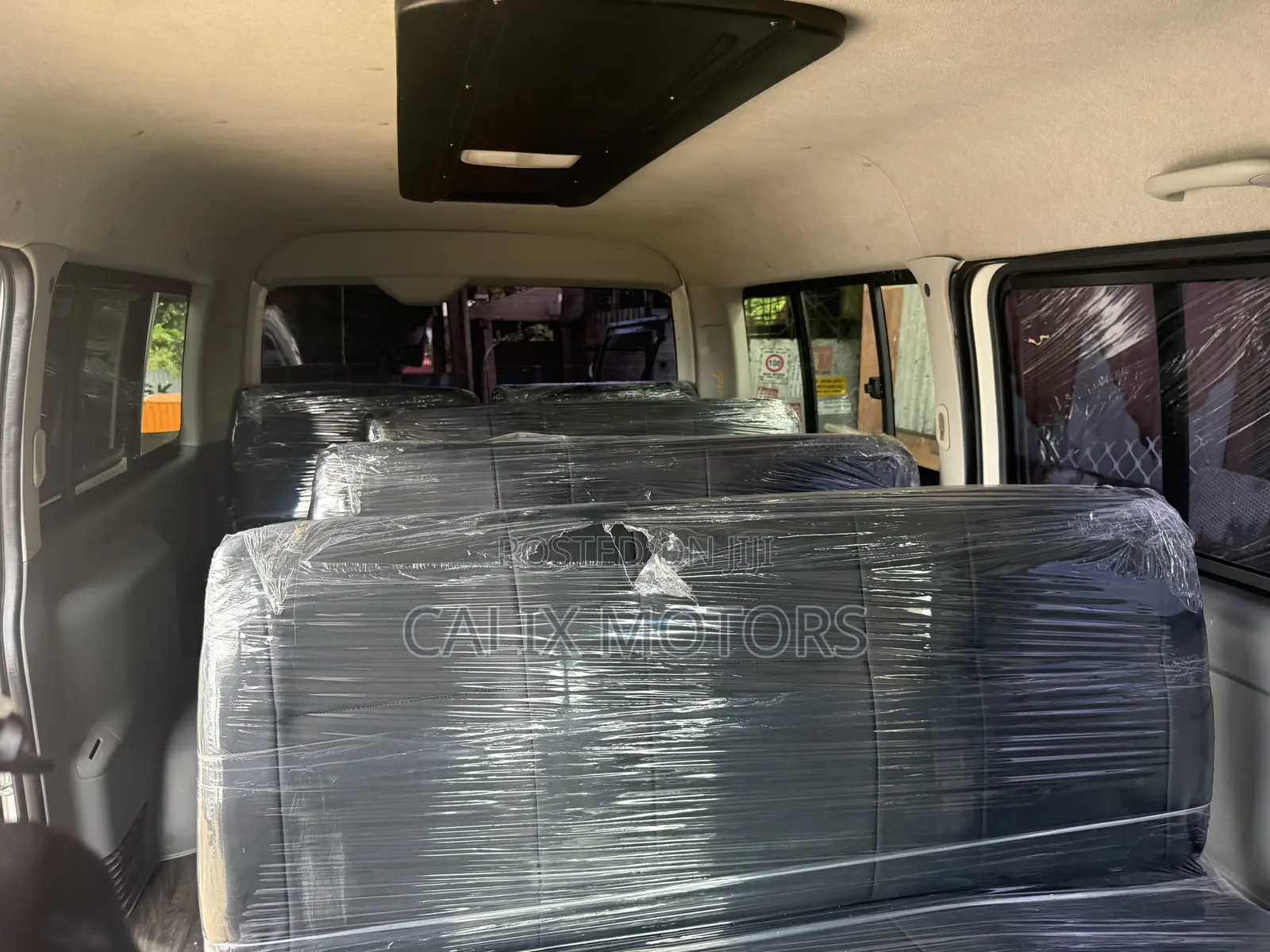 Toyota HiAce 2014 White