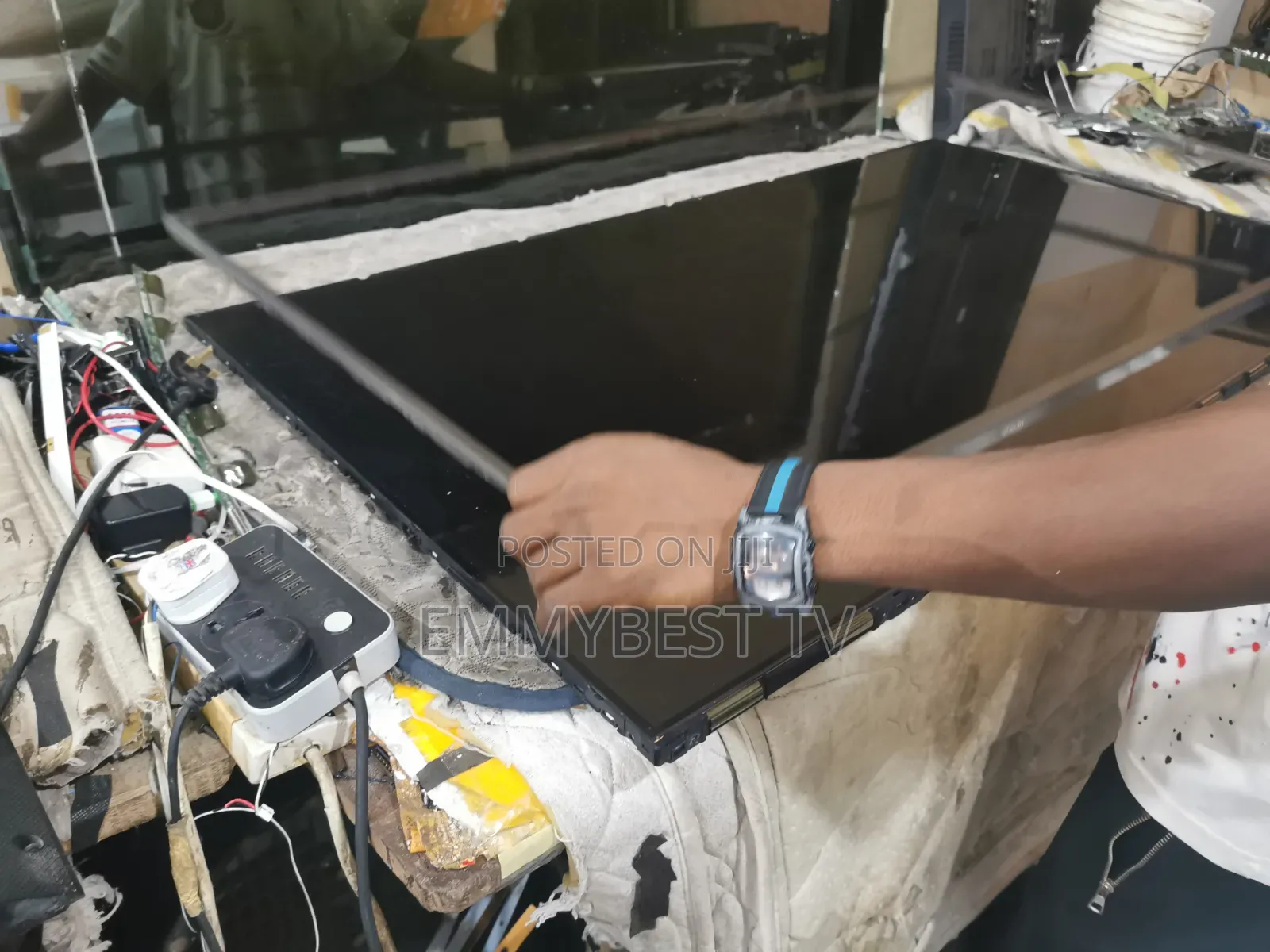 Electronic Repair Service