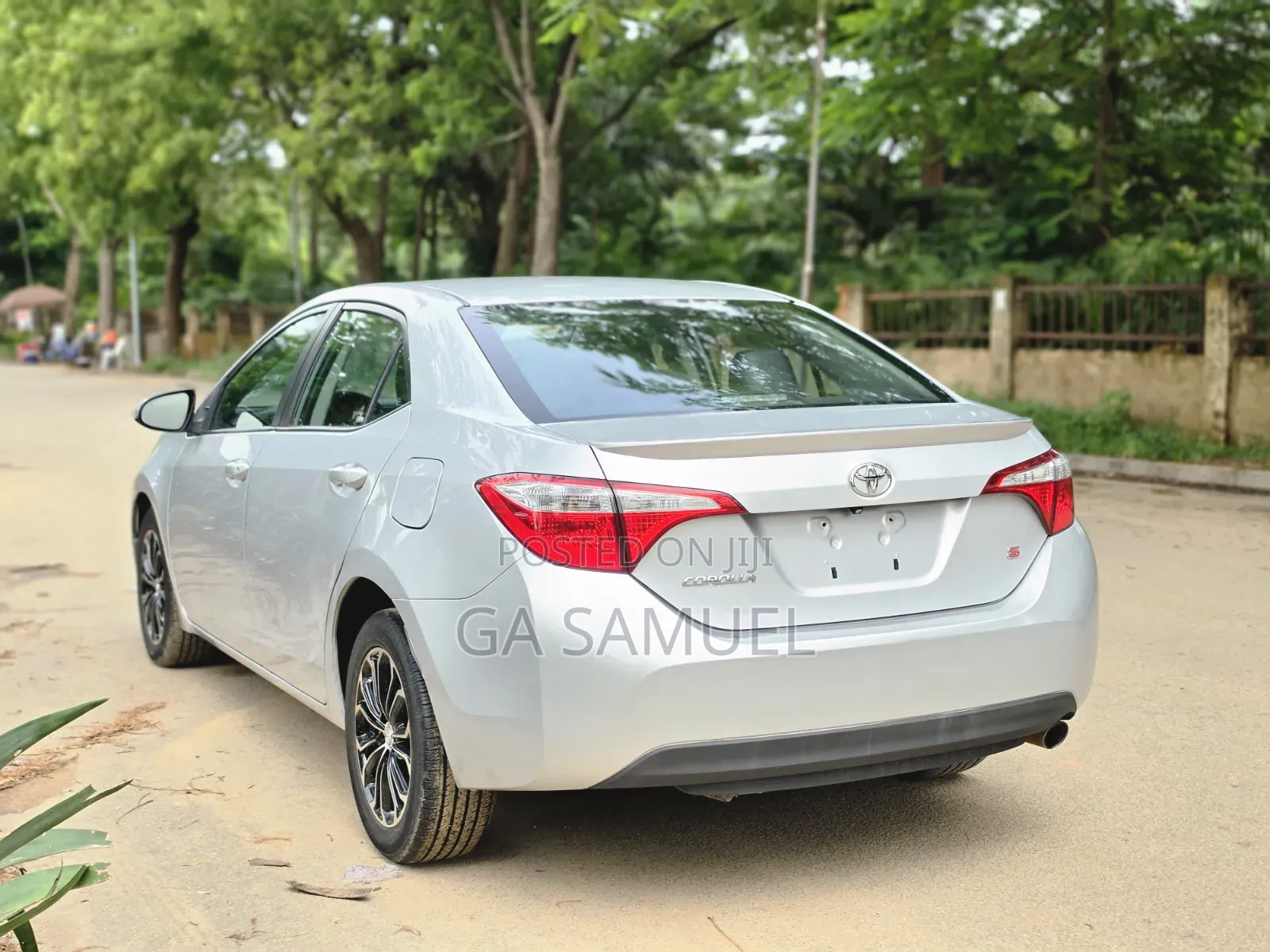 Toyota Corolla S 4dr Sedan (1.8L 4cyl CVT) 2015 Silver