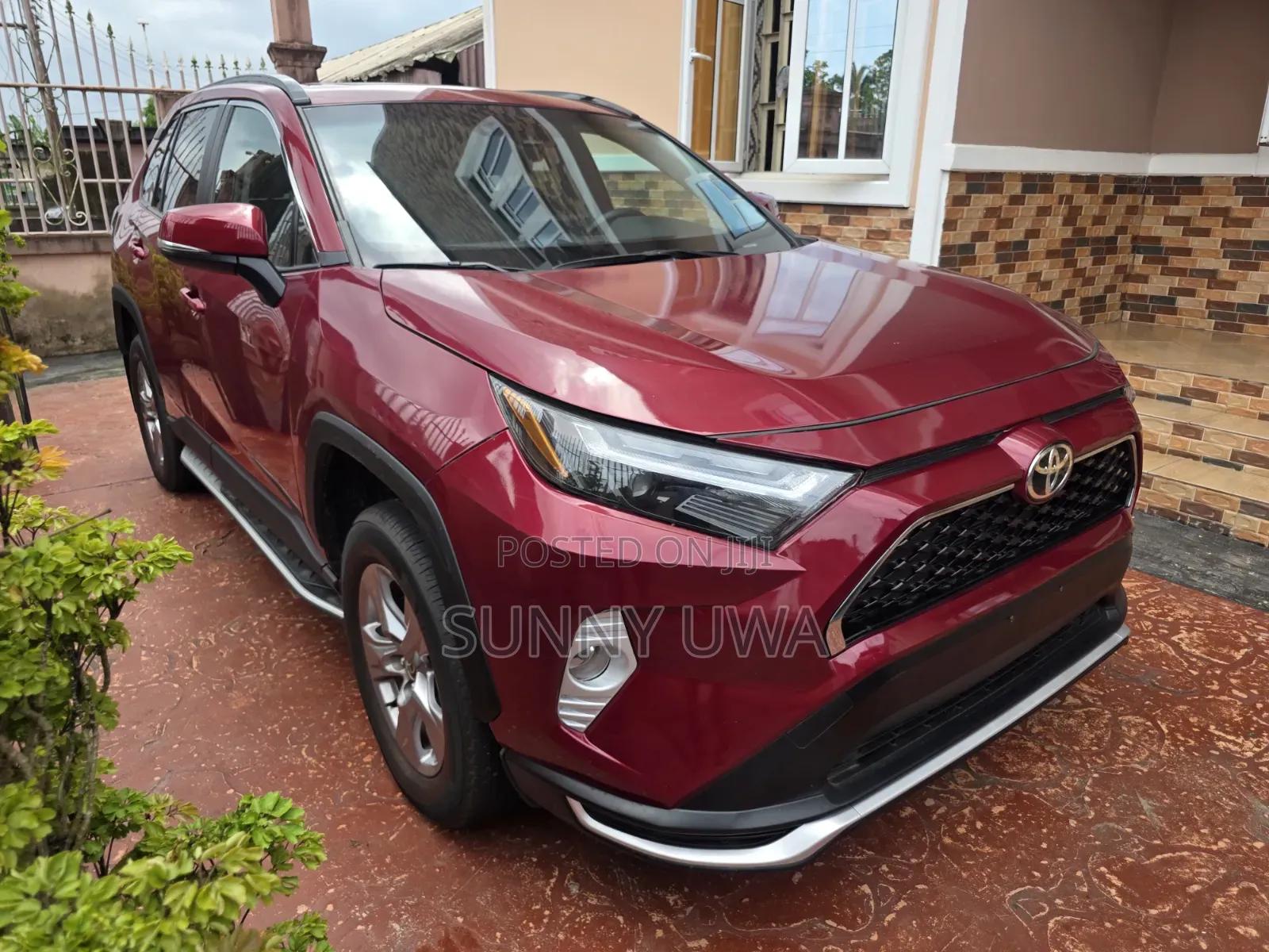 Toyota RAV4 XLE Premium 2026 Red