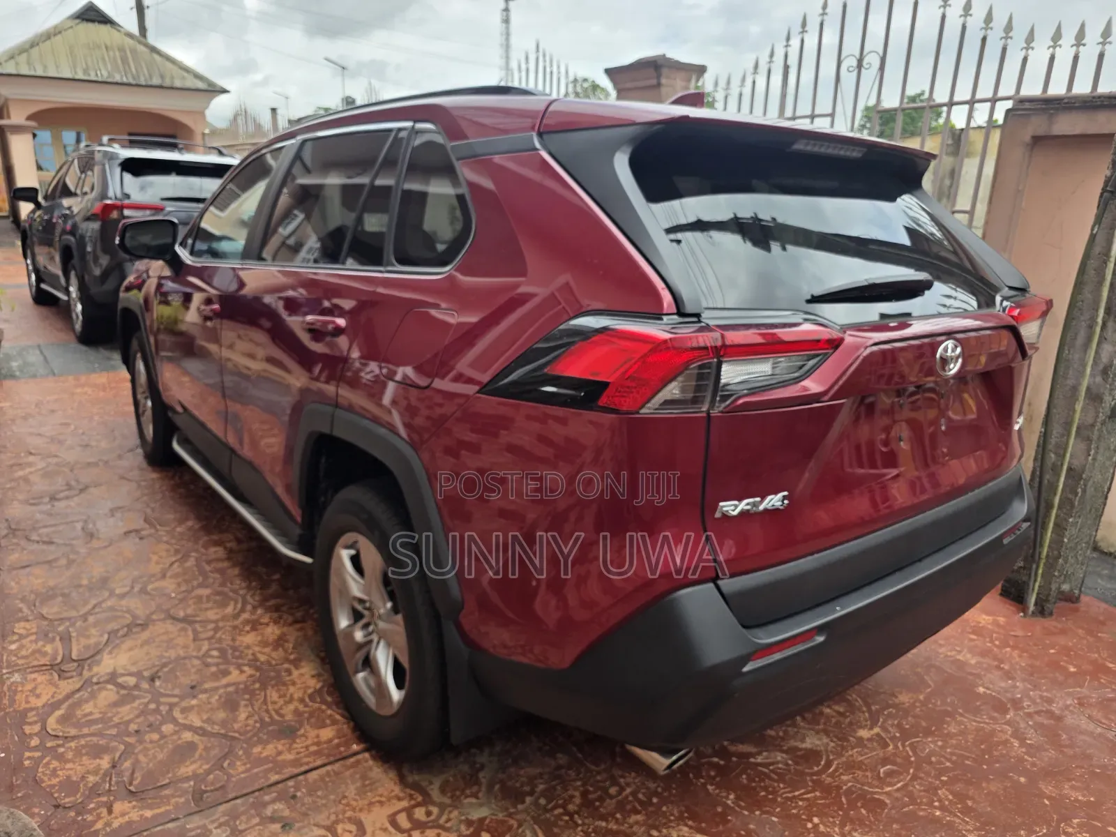 Toyota RAV4 XLE Premium 2026 Red
