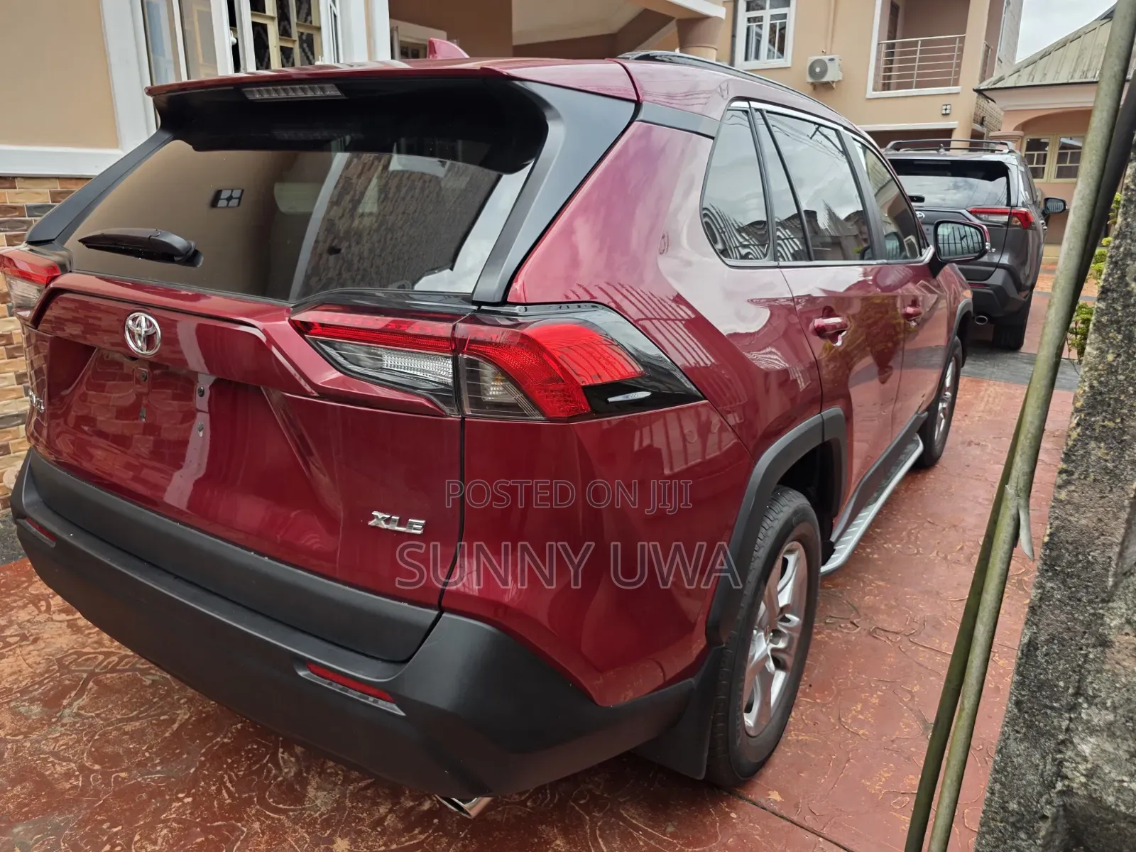 Toyota RAV4 XLE Premium 2026 Red