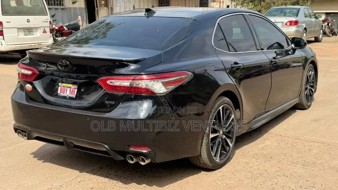 Toyota Camry 2019 Blue