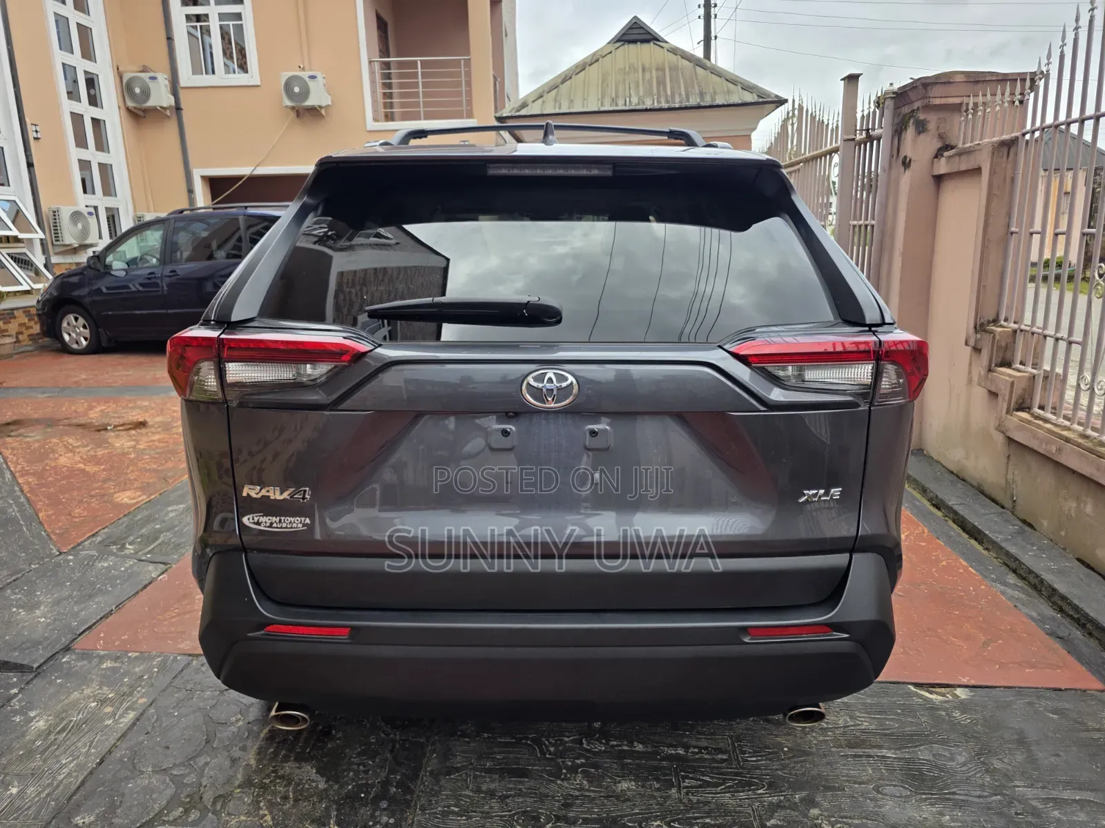 Toyota RAV4 XLE Premium 2025 Gray