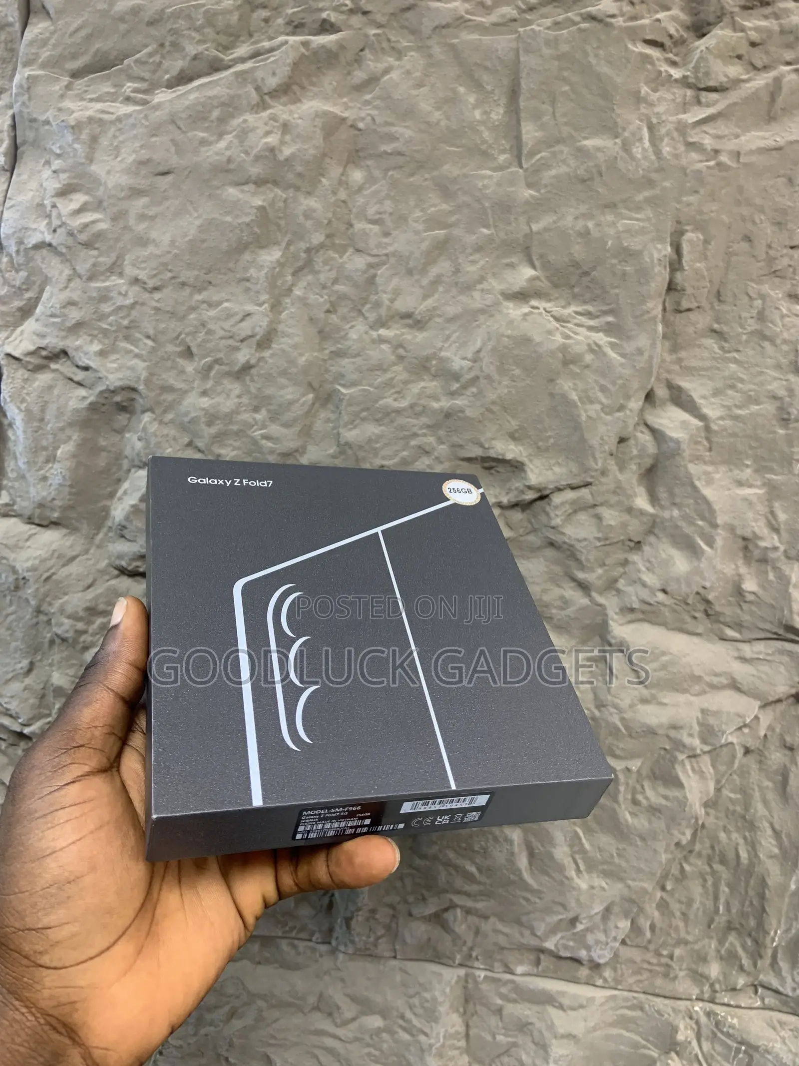 New Samsung Z 16 GB Black