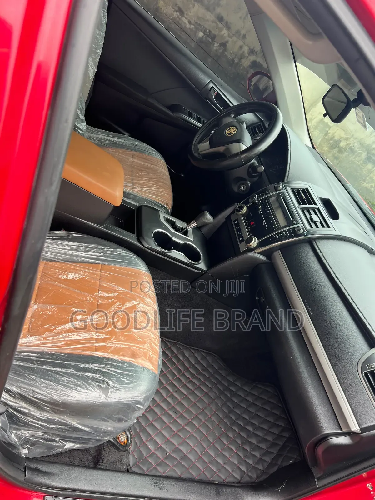 Toyota Camry SE 4dr Sedan (2.5L 4cyl 6A) 2013 Red
